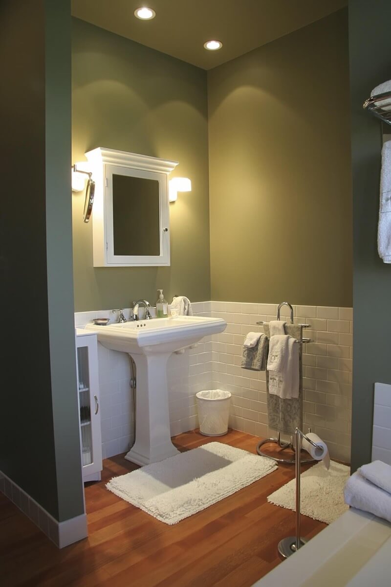 Are Bathroom Pedestal Sinks Outdated?